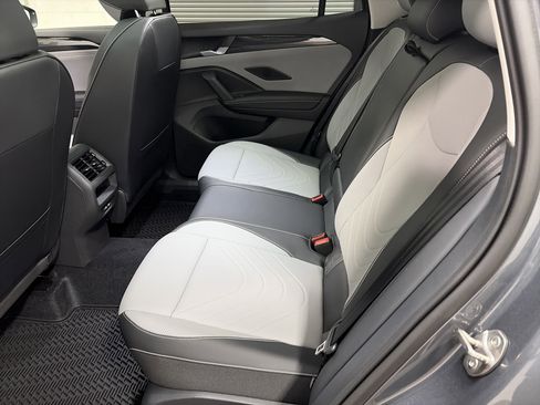 New 2026 Volkswagen Tiguan SE image 26