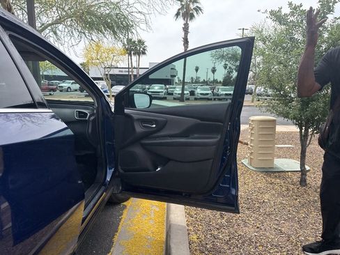 Used 2020 Nissan Murano SV w/ Premium Package image 9