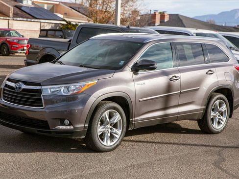 Used 2016 Toyota Highlander Limited w/ Driver Technology Package image 9