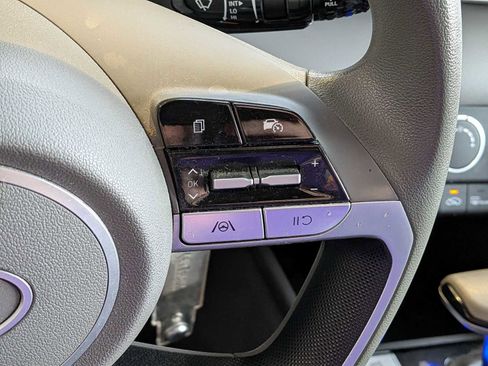 Used 2024 Hyundai Elantra SE image 21