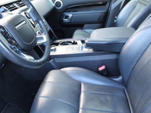 Used 2019 Land Rover Discovery SE image 20