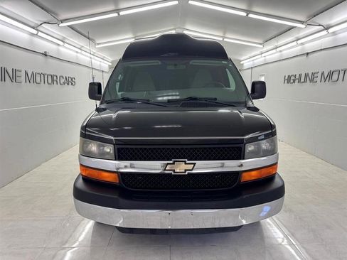 Used 2014 Chevrolet Express 2500 LT w/ LT Preferred Equipment Group RWD image 2