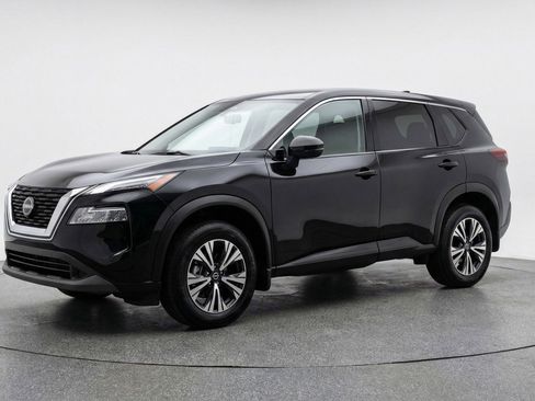 Used 2025 Nissan Rogue SV FWD image 3