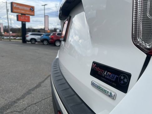 Used 2020 Ford Explorer XLT w/ Equipment Group 202A image 9