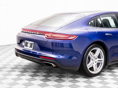Used 2020 Porsche Panamera 4 image 32