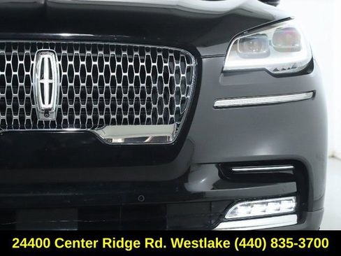 Certified 2023 Lincoln Aviator Reserve w/ Equipment Group 201A image 8