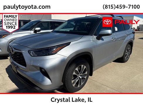 Used 2025 Toyota Highlander XLE AWD/4WD image 1