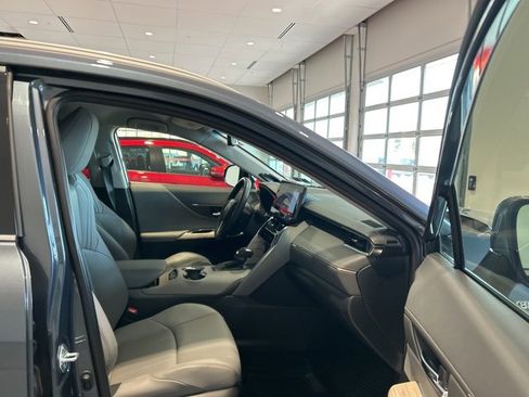 Certified 2021 Toyota Venza XLE w/ Softex Package image 20