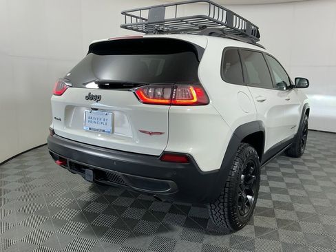 Used 2019 Jeep Cherokee Trailhawk AWD/4WD image 5