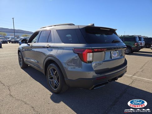 New 2026 Ford Explorer ST-Line w/ ST-Line Street Pack image 3