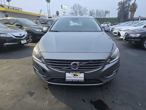 Used 2016 Volvo V60 T5 Premier w/ Convenience Package FWD image 2