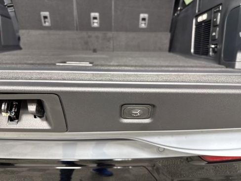 New 2025 Lincoln Navigator L Reserve w/ Jet Appearance Package image 29