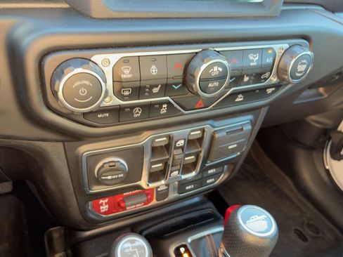 Used 2022 Jeep Gladiator Mojave w/ LED Lighting Group image 18