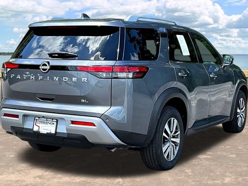Used 2025 Nissan Pathfinder SL FWD image 8