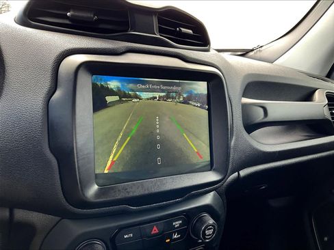 Used 2022 Jeep Renegade Latitude image 29