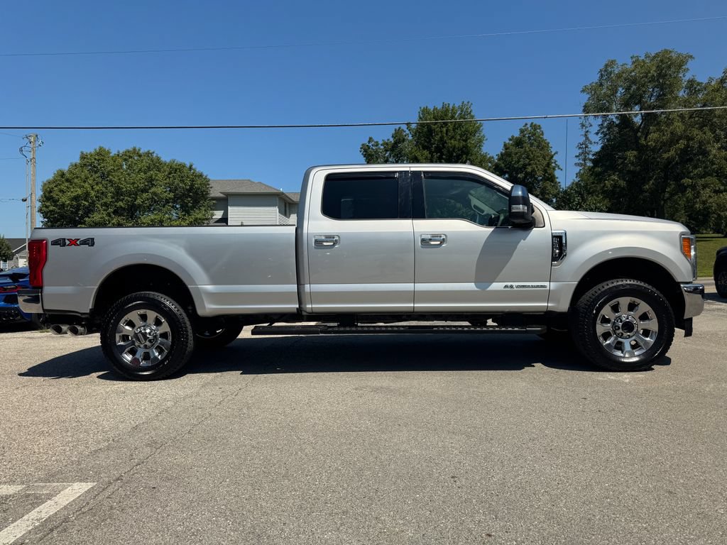 Used 2019 Ford F350 Lariat w/ Lariat Ultimate Package AWD/4WD image 4
