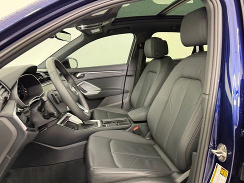 Certified 2025 Audi Q3 2.0T Premium w/ Convenience Package image 5
