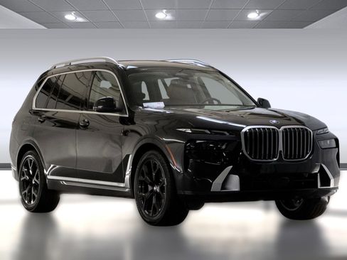 Used 2026 BMW X7 xDrive40i w/ Premium Package image 7