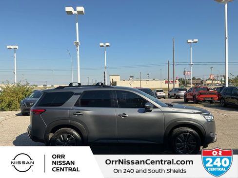 Used 2022 Nissan Pathfinder SV image 6