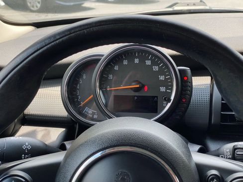 Used 2016 MINI Cooper 4-Door Hardtop image 18