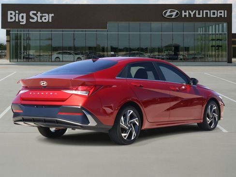 Used 2024 Hyundai Elantra SEL w/ Convenience Package image 4