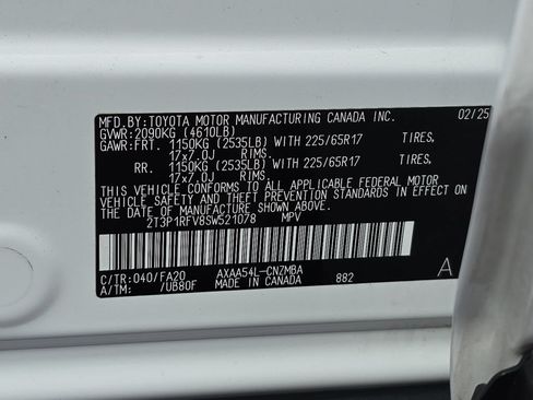 Used 2025 Toyota RAV4 XLE AWD/4WD image 37