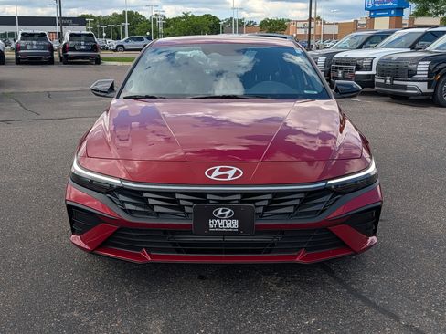Certified 2025 Hyundai Elantra Sport FWD image 8