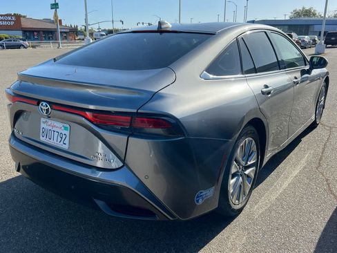 Used 2021 Toyota Mirai w/ Advanced Technology Package RWD image 4