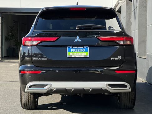 New 2025 Mitsubishi Outlander SE image 6