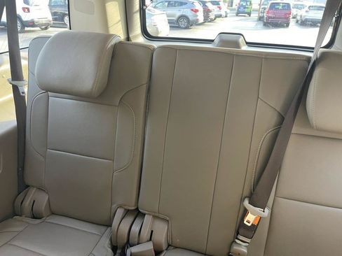 Used 2019 Chevrolet Suburban LT RWD image 4