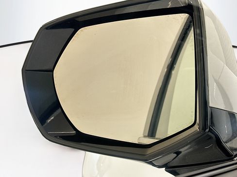 Used 2024 Chevrolet Suburban LT image 16