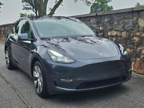 Used 2023 Tesla Model Y Long Range AWD/4WD image 12