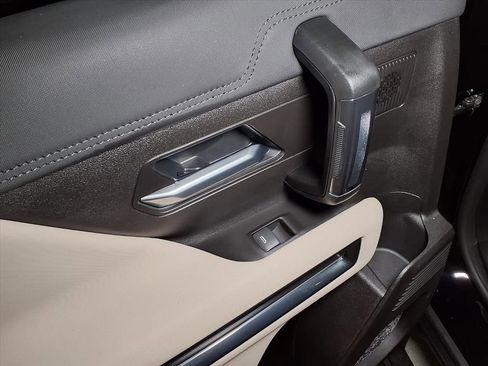 Used 2026 GMC Hummer EV SUV AWD/4WD image 13