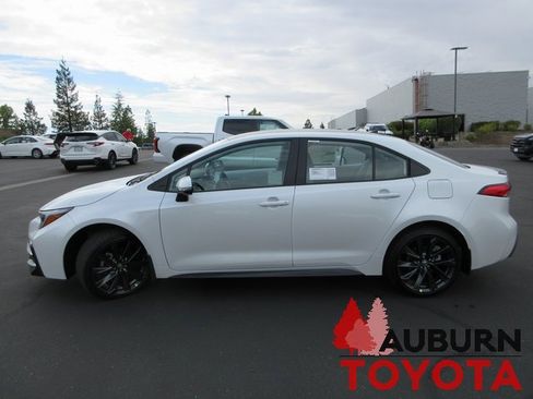 New 2025 Toyota Corolla SE image 4