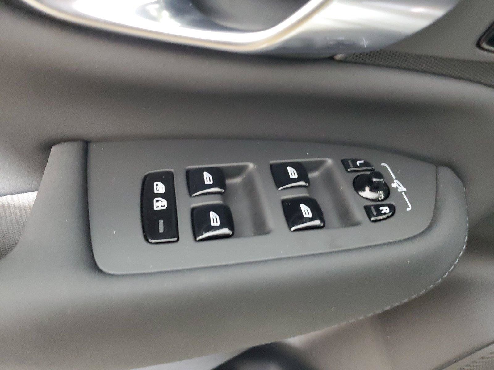 Certified 2026 Volvo XC90 B6 Plus AWD/4WD image 20