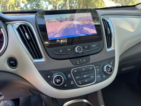 Used 2024 Chevrolet Malibu LT image 17