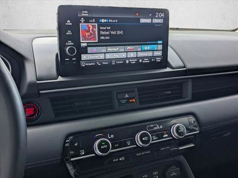 Used 2024 Honda Pilot Touring image 14