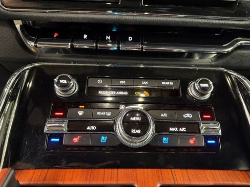 Used 2022 Lincoln Navigator Reserve w/ Equipment Group 201A AWD/4WD image 13