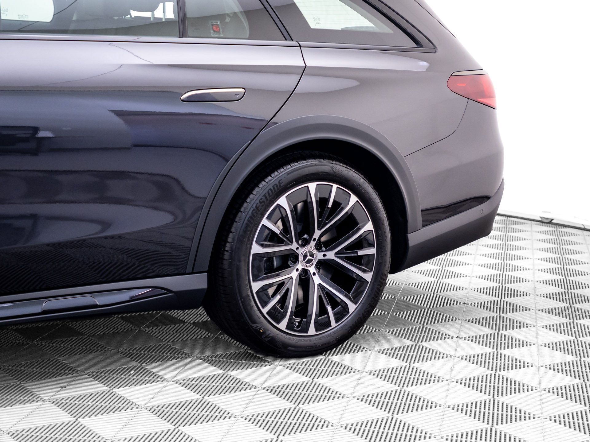 New 2027 Mercedes-Benz E 450 4MATIC All-Terrain Wagon image 37