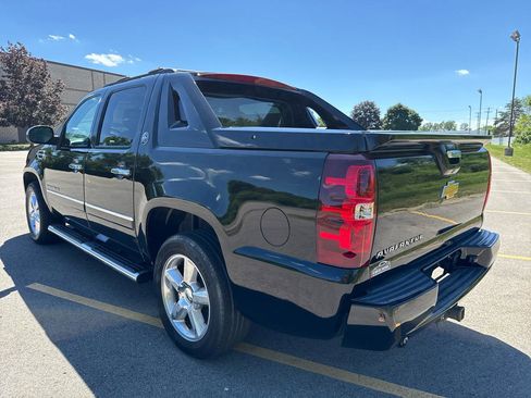 Used 2013 Chevrolet Avalanche LTZ AWD/4WD image 8
