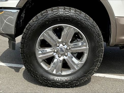 Used 2019 Ford F150 Lariat image 6