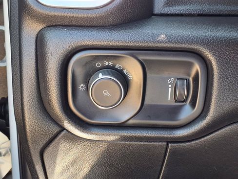 Used 2022 RAM 2500 Big Horn AWD/4WD image 24