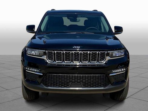 Used 2024 Jeep Grand Cherokee Limited image 3