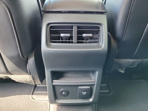 Used 2024 Ford Edge Titanium AWD/4WD image 13