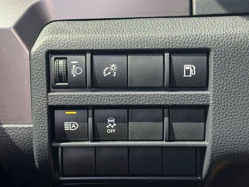 Certified 2025 Toyota 4Runner SR5 AWD/4WD image 18