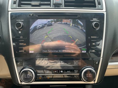 Used 2018 Subaru Outback 3.6R Limited AWD/4WD image 21