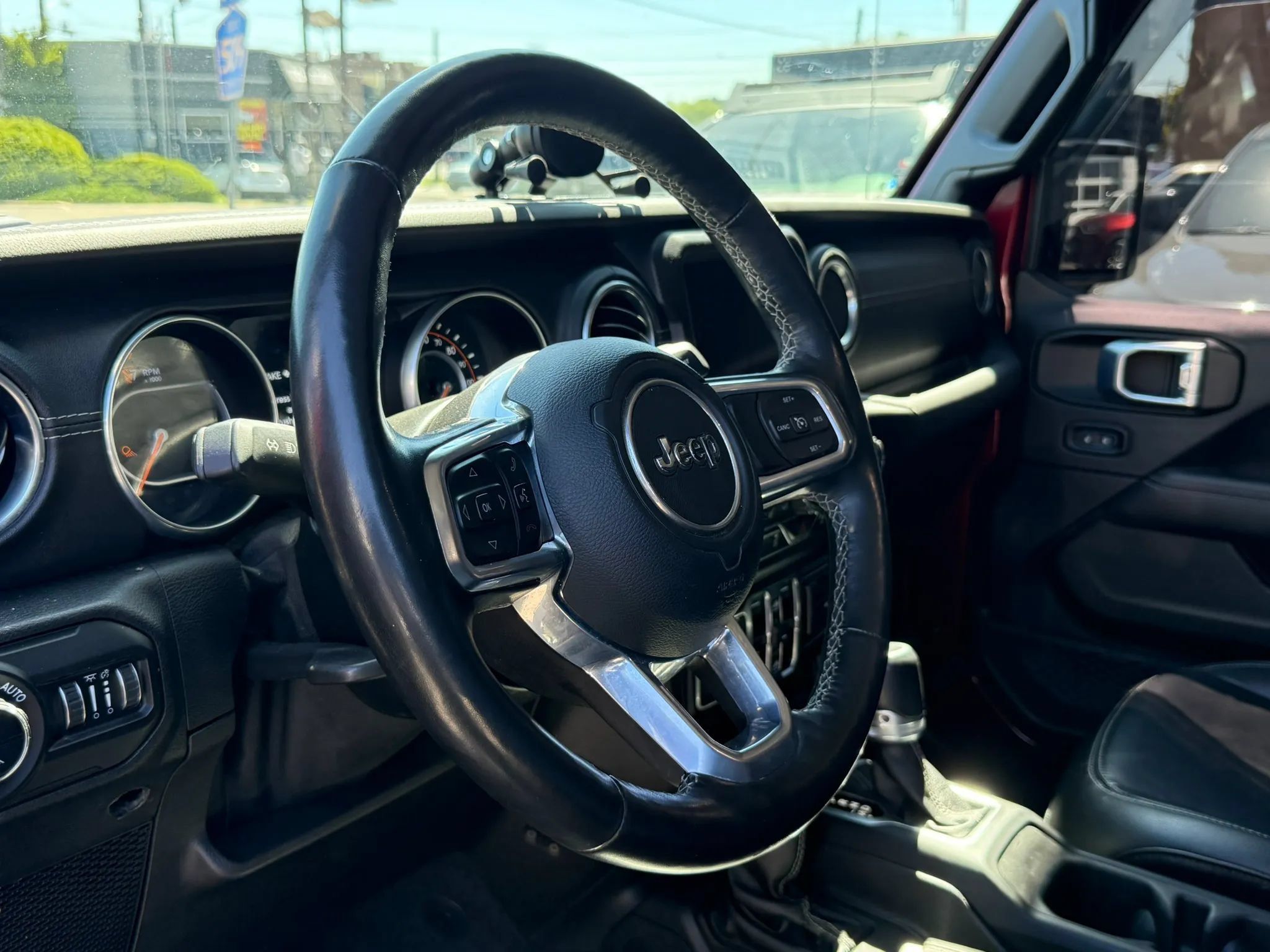 Used 2021 Jeep Gladiator Overland w/ Popular Equipment Package AWD/4WD image 9