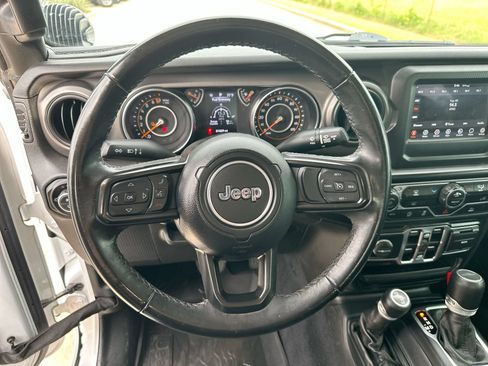 Used 2022 Jeep Gladiator Sport AWD/4WD image 14