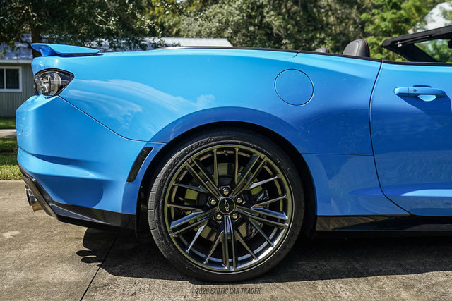Used 2022 Chevrolet Camaro ZL1 RWD image 9