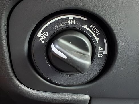 New 2026 Nissan Frontier PRO-4X w/ Pro-4x Convenience Package image 14